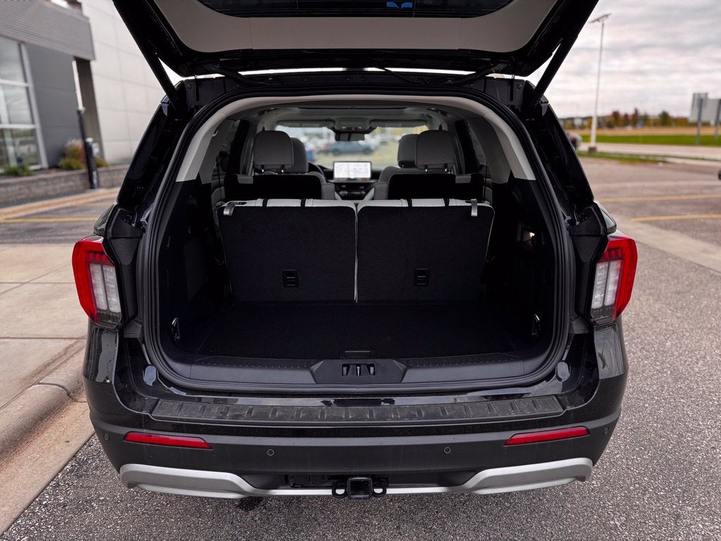 2026 Ford Explorer Platinum w/Glass Roof ++ Lux Leather Pkg