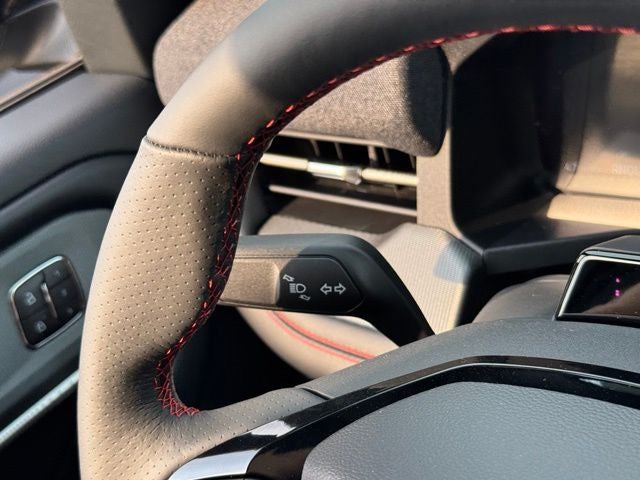 2026 Ford Explorer ST-Line w/Glass Roof + Premium Pkg