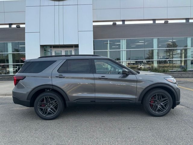 2026 Ford Explorer ST-Line w/Glass Roof + Premium Pkg