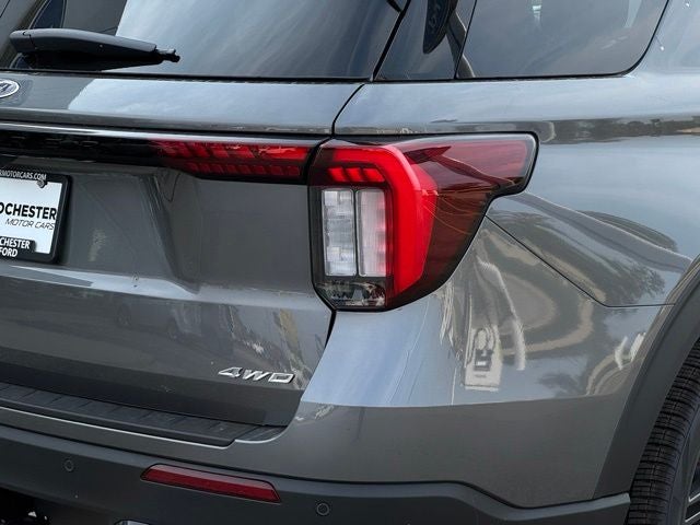 2026 Ford Explorer ST-Line w/Glass Roof + Premium Pkg