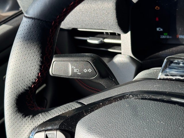 2025 Ford Explorer ST-Line w/Panoramic Vista Roof + Second Row Heated Seats