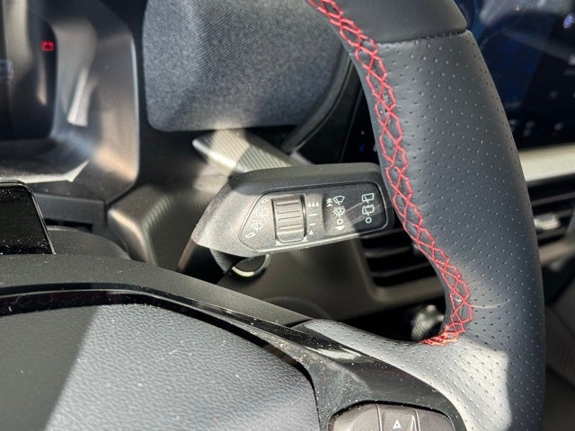 2025 Ford Explorer ST-Line w/Panoramic Vista Roof + Second Row Heated Seats