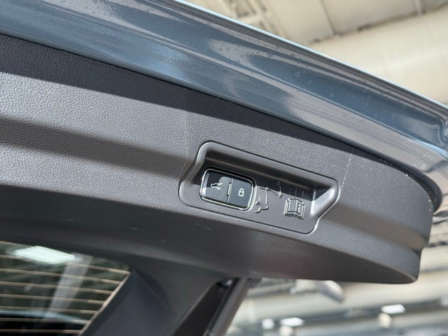 2025 Ford Explorer ST-Line w/Panoramic Vista Roof + Second Row Heated Seats