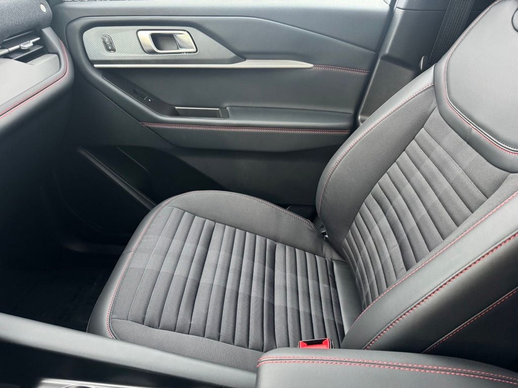 2026 Ford Explorer ST-Line w/Glass Roof + Premium Pkg