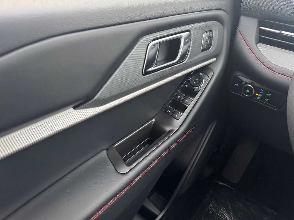 2026 Ford Explorer ST-Line w/Glass Roof + Premium Pkg