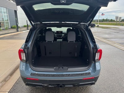 2026 Ford Explorer ST-Line w/Glass Roof + Premium Pkg