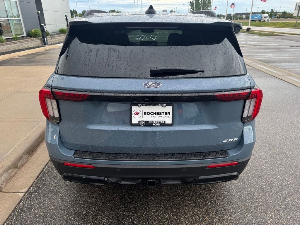 2026 Ford Explorer ST-Line w/Glass Roof + Premium Pkg