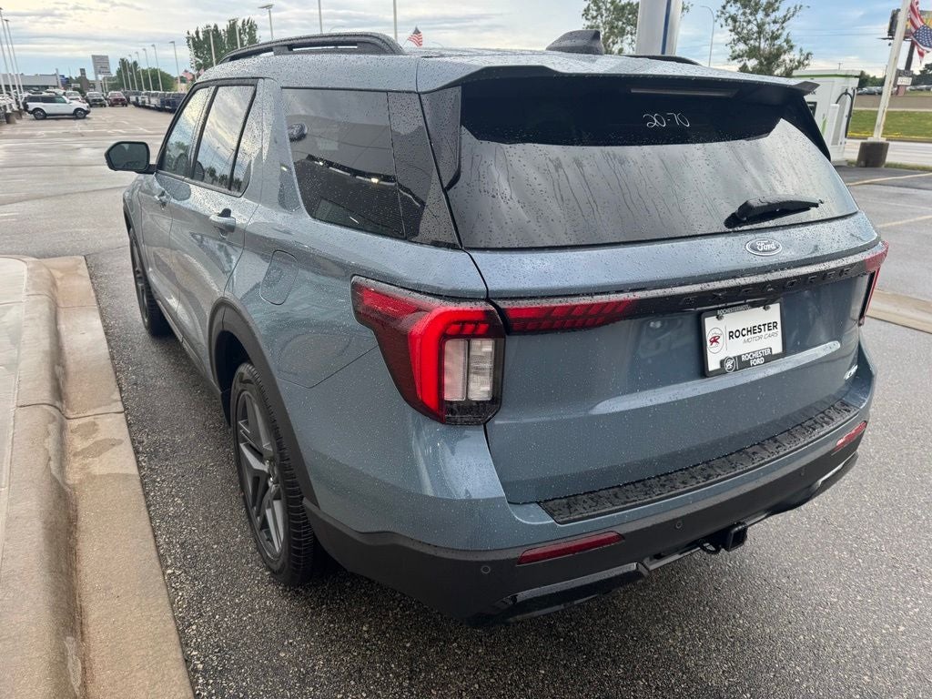 2026 Ford Explorer ST-Line w/Glass Roof + Premium Pkg