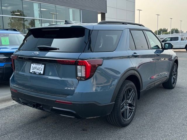 2026 Ford Explorer ST-Line w/Glass Roof + Premium Pkg