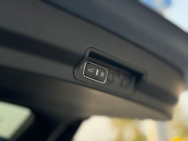 2026 Ford Explorer ST-Line w/Glass Roof + Premium Pkg