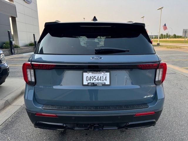 2026 Ford Explorer ST-Line w/Glass Roof + Premium Pkg