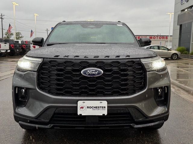 2026 Ford Explorer ST-Line w/Glass Roof + Premium Pkg