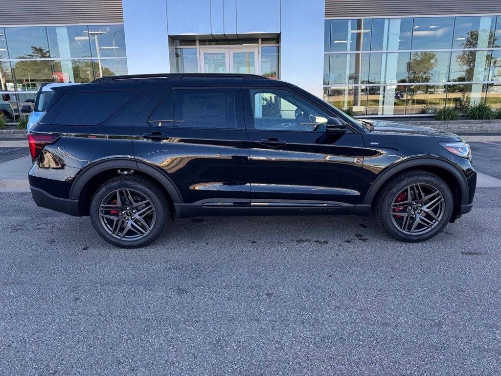 2026 Ford Explorer ST-Line w/Street Pkg