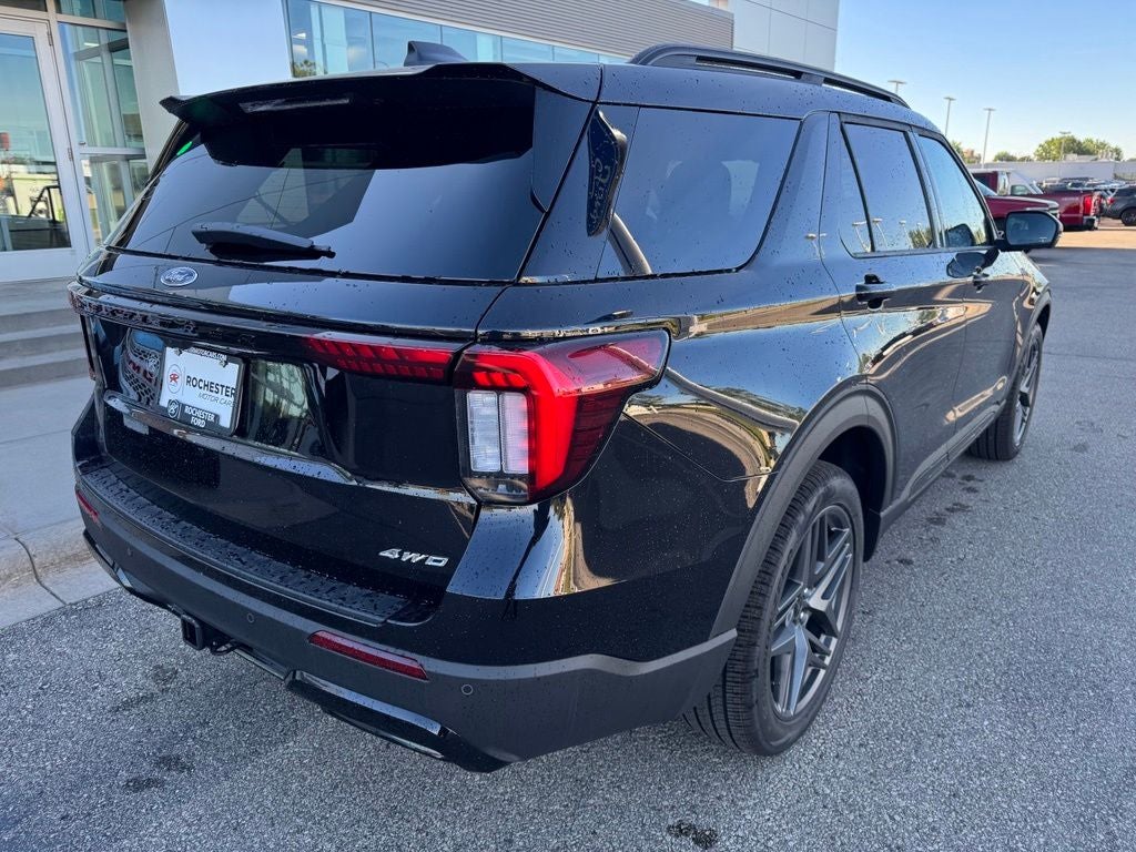 2026 Ford Explorer ST-Line w/Street Pkg