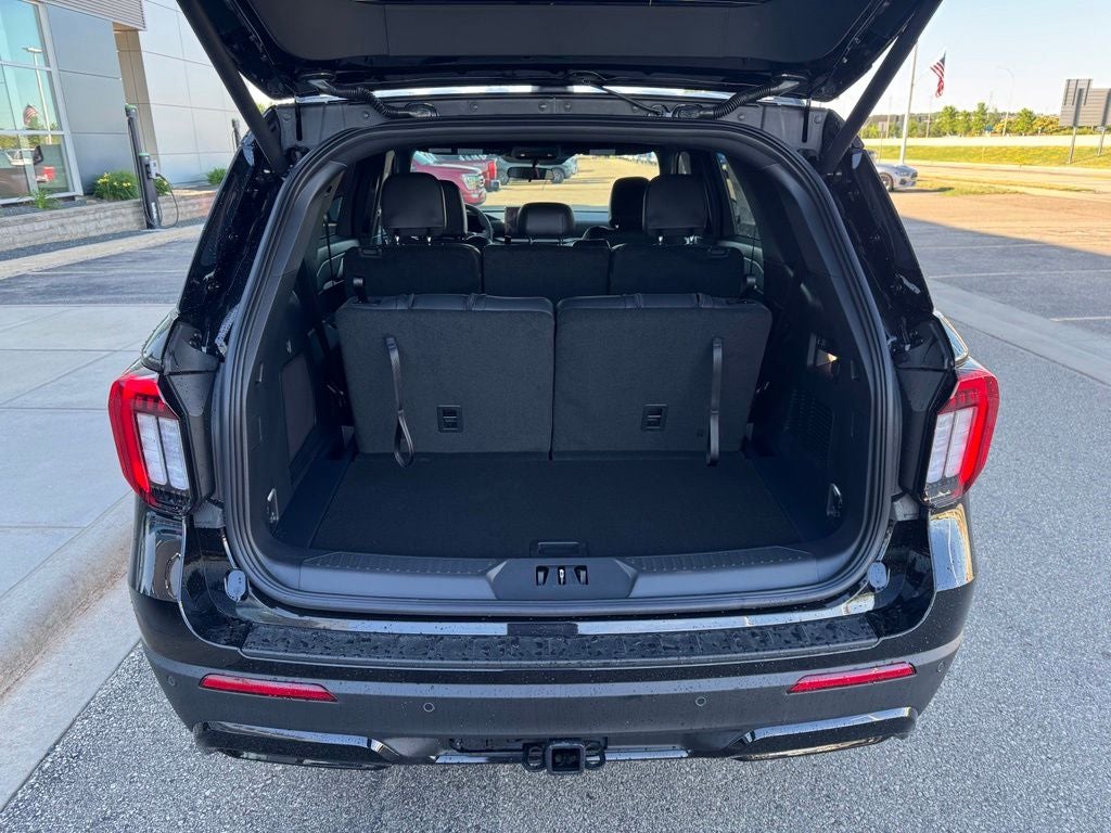 2026 Ford Explorer ST-Line w/Street Pkg