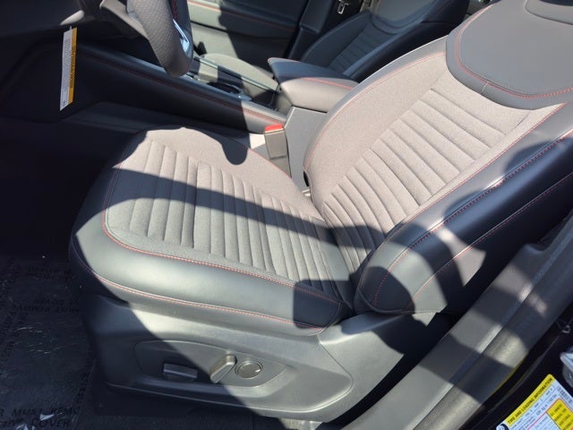 2025 Ford Explorer ST-Line w/Panoramic Vista Roof + Second Row Heated Seats