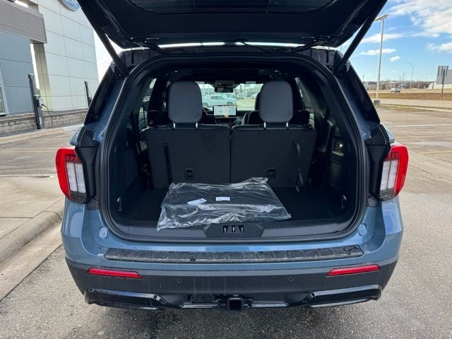 2026 Ford Explorer ST-Line Street Pack