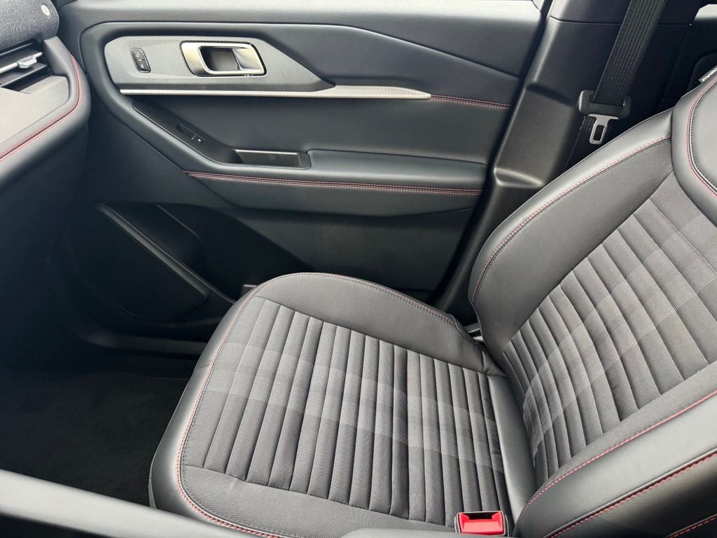 2026 Ford Explorer ST-Line w/Glass Roof + Premium Pkg