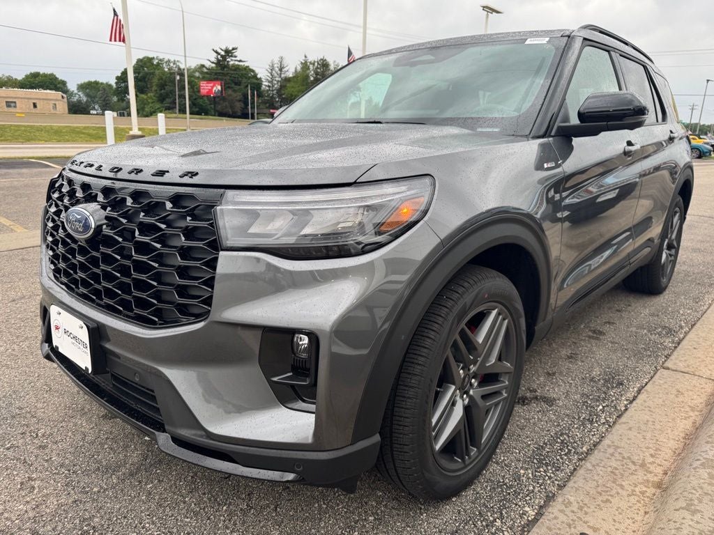 2026 Ford Explorer ST-Line w/Glass Roof + Premium Pkg