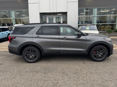 2026 Ford Explorer ST-Line w/Glass Roof + Premium Pkg