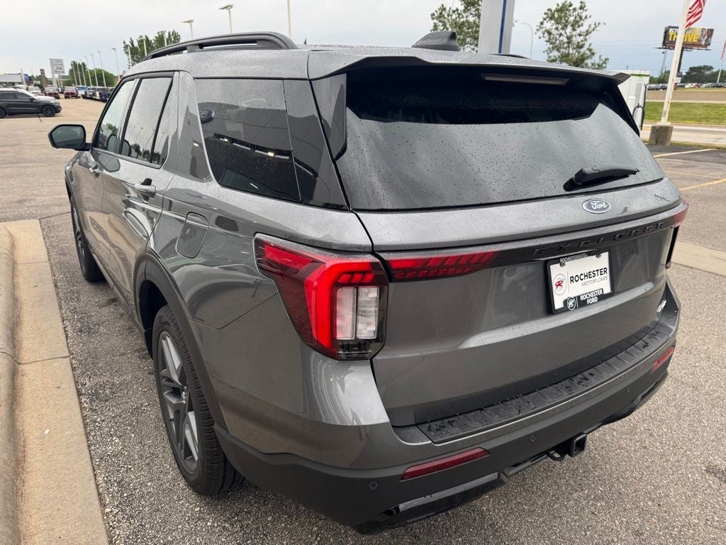 2026 Ford Explorer ST-Line w/Glass Roof + Premium Pkg