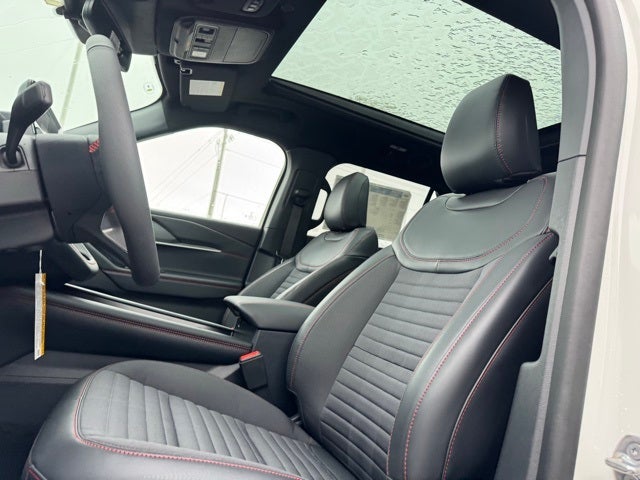 2026 Ford Explorer ST-Line Street Pack