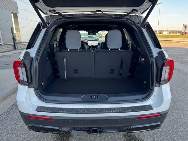 2026 Ford Explorer ST-Line w/ Panoramic Glass Roof