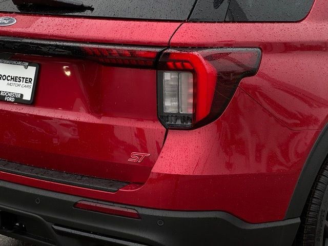 2026 Ford Explorer ST w/Fixed Glass Roof + Massaging Seats