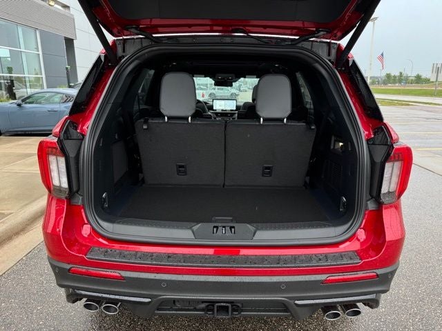 2026 Ford Explorer ST w/Fixed Glass Roof + Massaging Seats