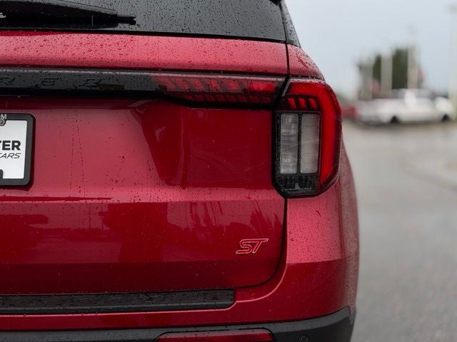 2026 Ford Explorer ST w/Fixed Glass Roof + Massaging Seats