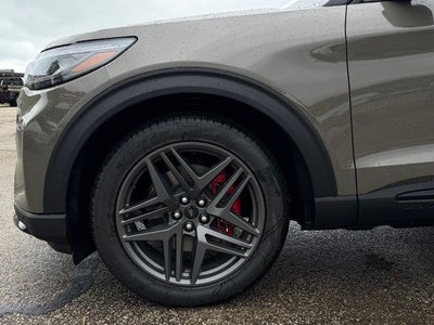 2026 Ford Explorer ST w/Glass Roof + Massaging Seats