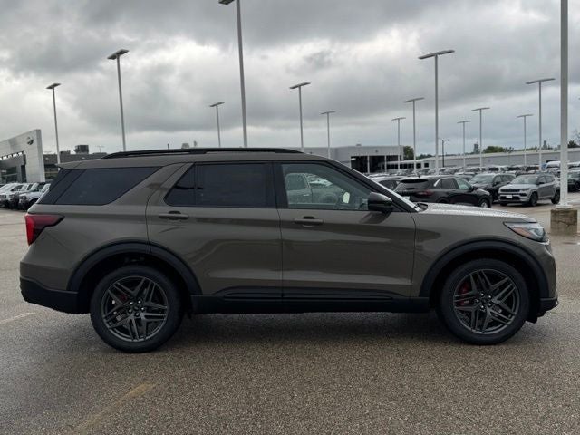 2026 Ford Explorer ST w/Glass Roof + Massaging Seats