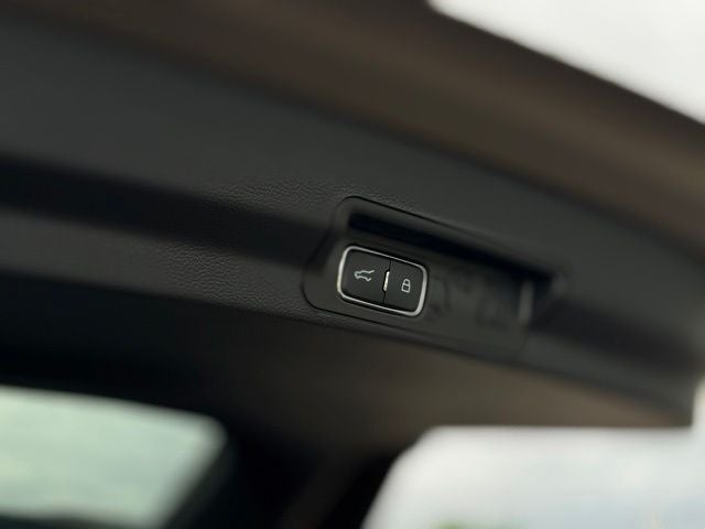 2026 Ford Explorer ST w/Glass Roof + Massaging Seats