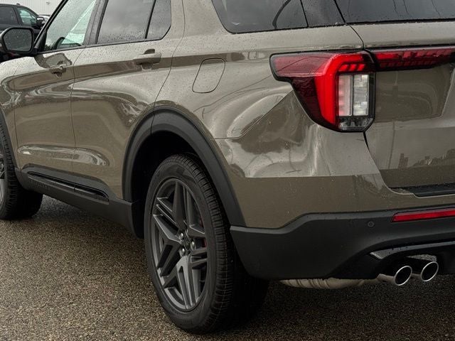 2026 Ford Explorer ST w/Glass Roof + Massaging Seats