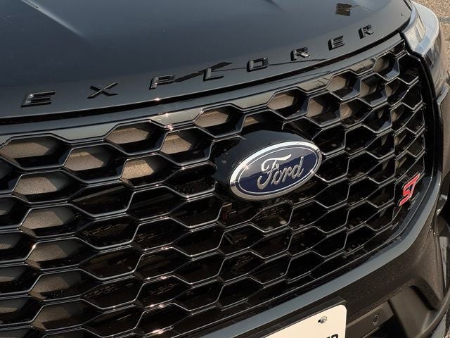 2026 Ford Explorer ST w/Glass Roof + Massaging Seats