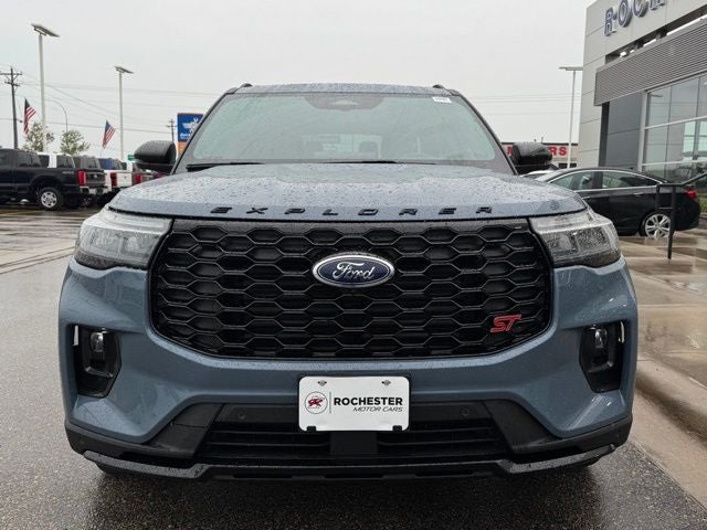 2026 Ford Explorer ST w/Fixed Glass Roof + Massaging Seats