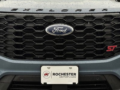 2026 Ford Explorer ST w/Fixed Glass Roof + Massaging Seats