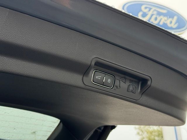 2026 Ford Explorer ST w/Fixed Glass Roof + Massaging Seats