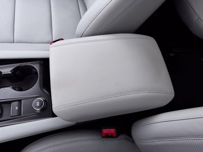 2027 Ford Explorer Platinum w/Panoramic Vista Roof + Ultimate Pkg
