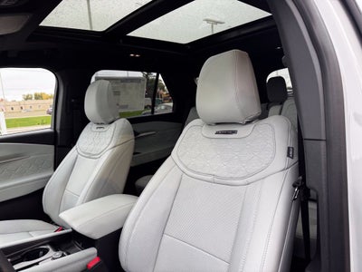 2027 Ford Explorer Platinum w/Panoramic Vista Roof + Ultimate Pkg