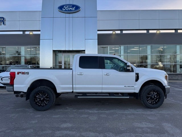 2019 Ford F-250SD Lariat w/ Rear CHMSL Camera + Ultimate Package
