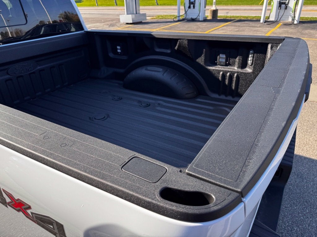 2027 Ford F-350SD XLT w/5th Wheel Prep + 360 Camera