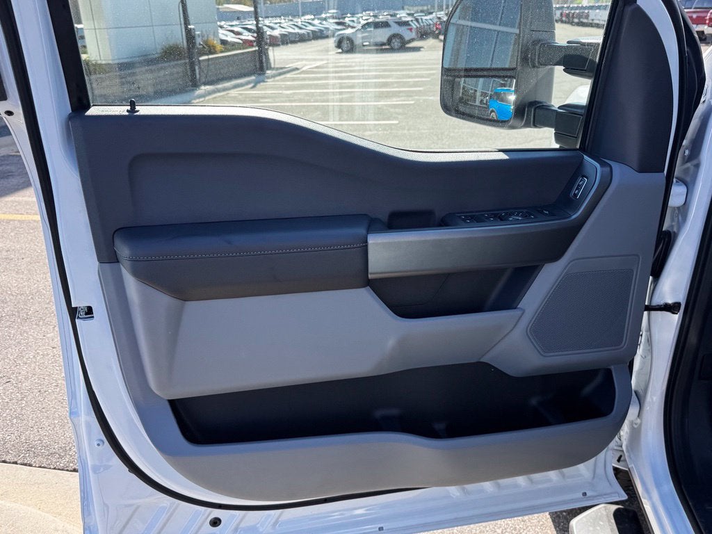 2027 Ford F-350SD XLT w/5th Wheel Prep + 360 Camera