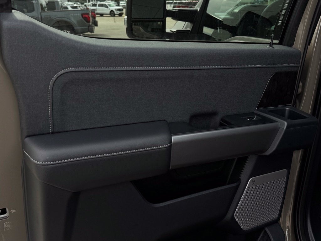 2027 Ford F-350SD Lariat