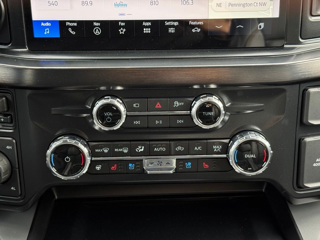 2027 Ford F-350SD Lariat