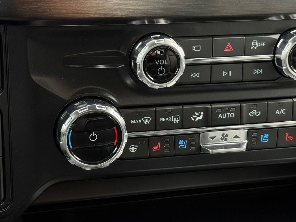 2027 Ford F-350SD Lariat