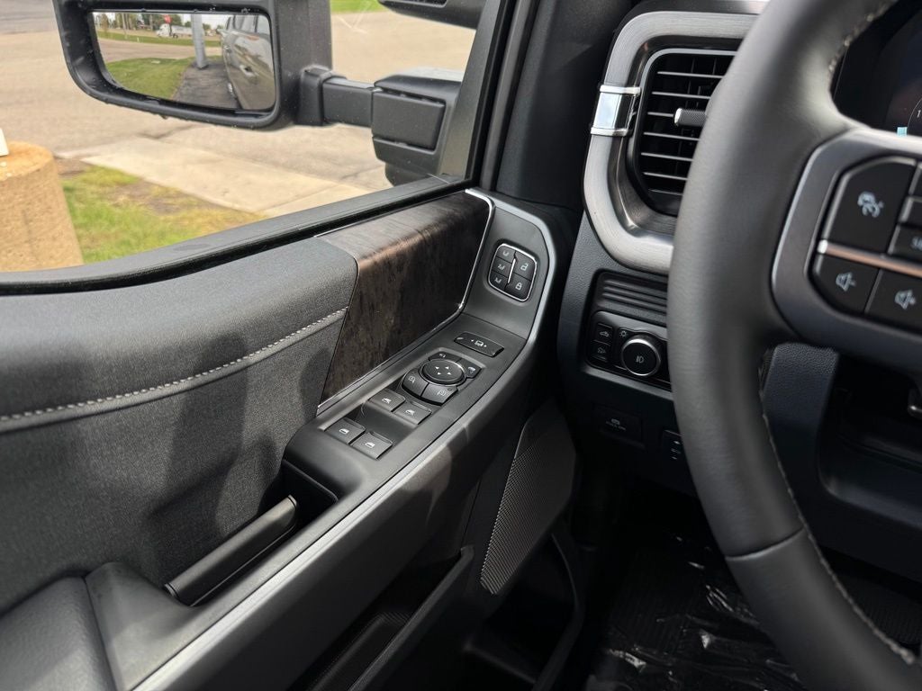 2027 Ford F-350SD Lariat