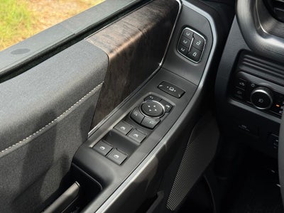 2027 Ford F-350SD Lariat
