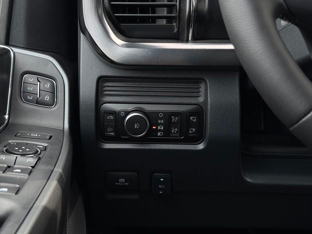 2027 Ford F-350SD Lariat