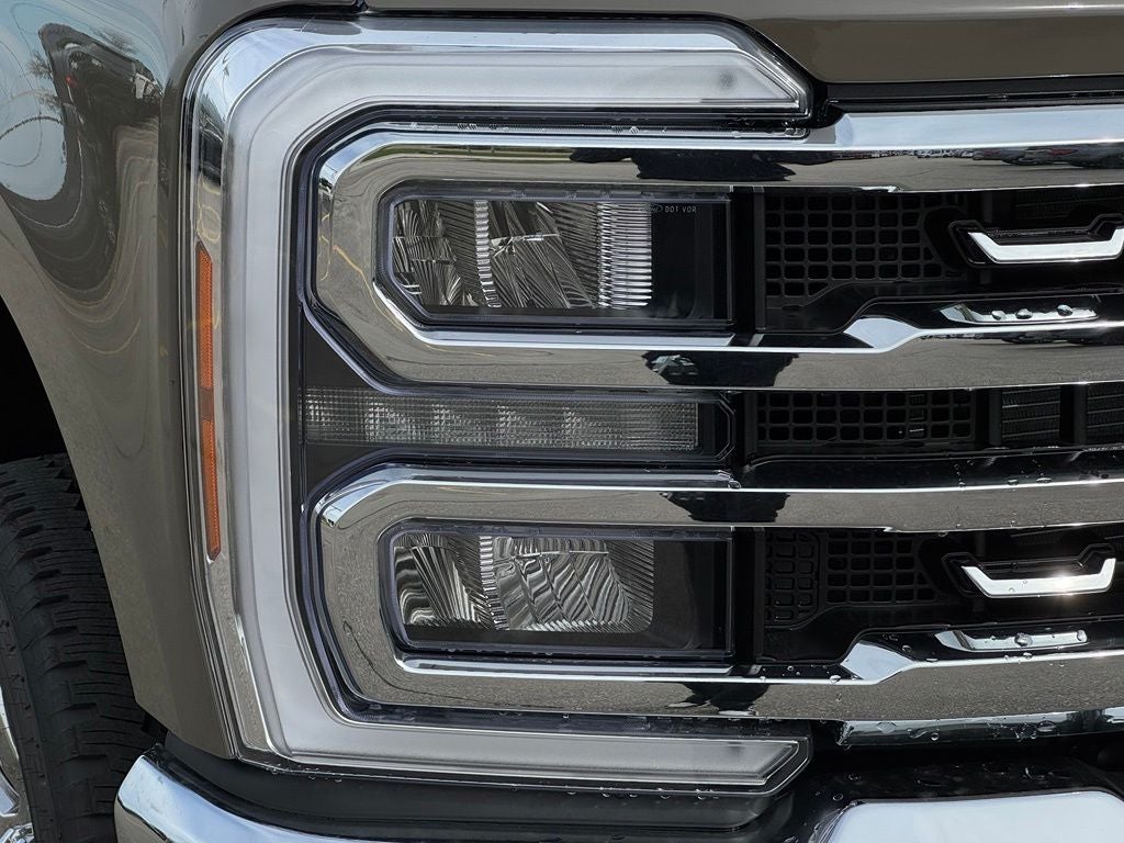 2027 Ford F-350SD Lariat